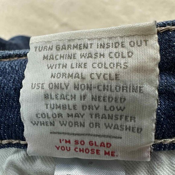 Torrid Women’s Plus size Distressed Frayed Hem Jeans‎ – Medium Wash - Picture 6 of 15